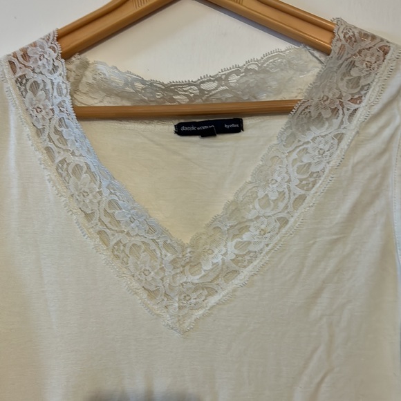 Classic women cami top - Picture 2 of 4